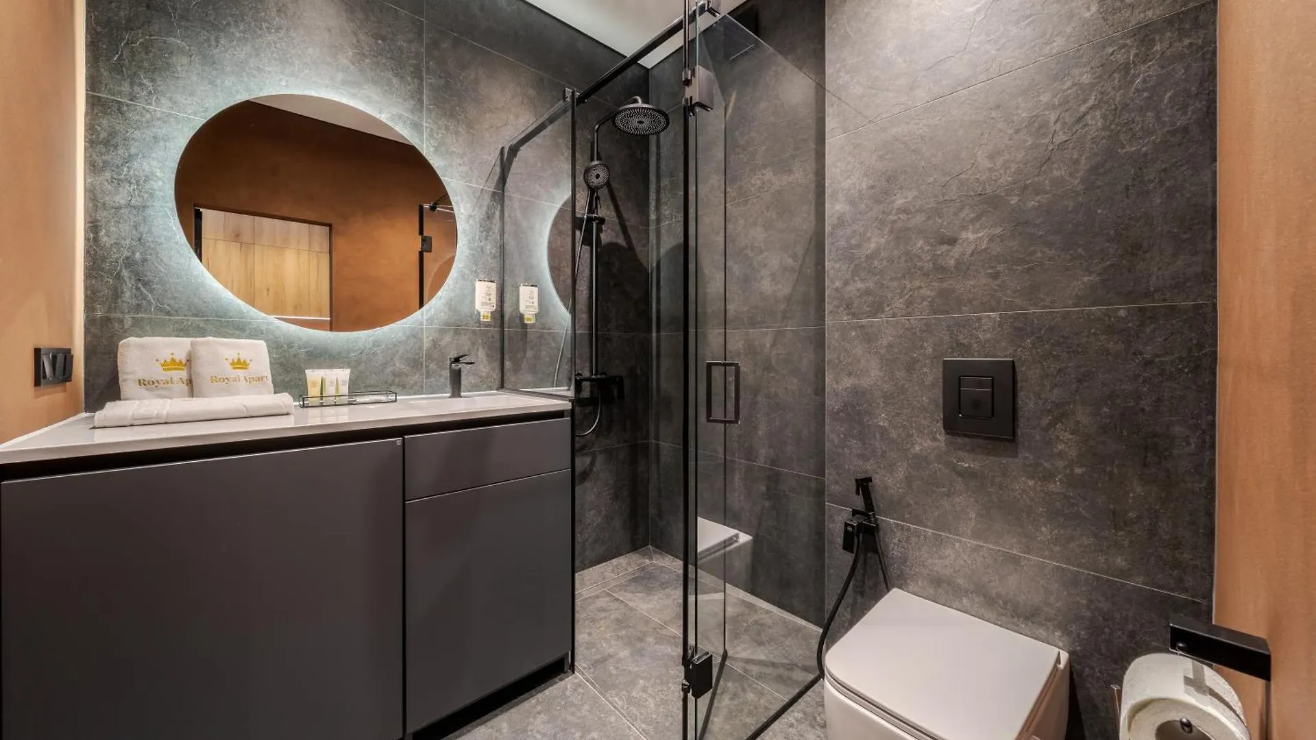 Mini-Hotel Near Les Kurbas Theatre Lviv